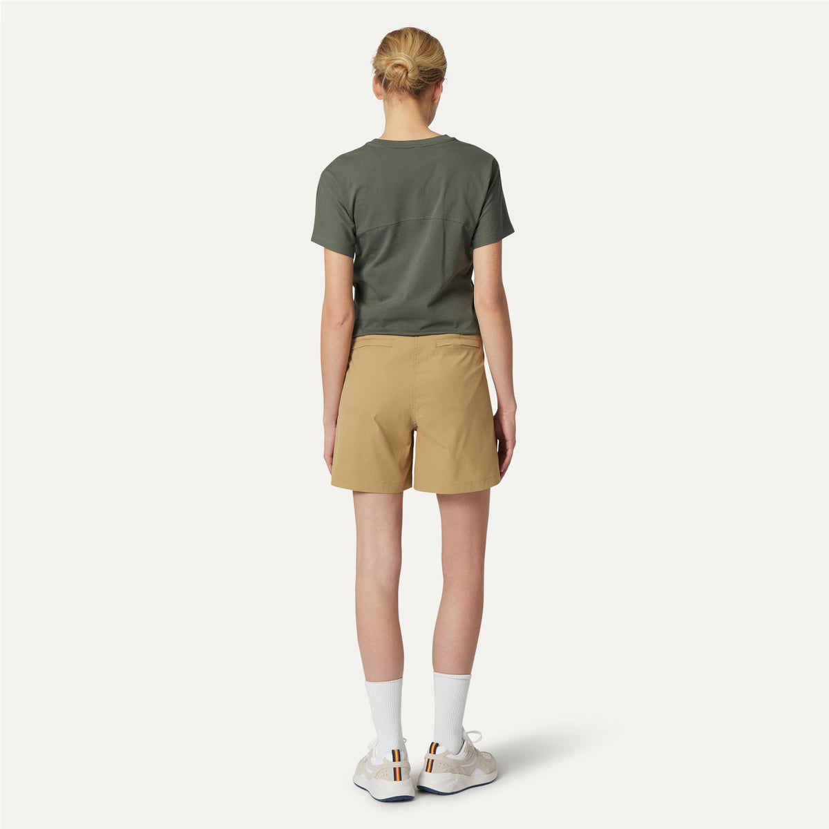 Shorts_WOMAN_NOISE TWILL_Chino_Beige Khaki - Commercial 6