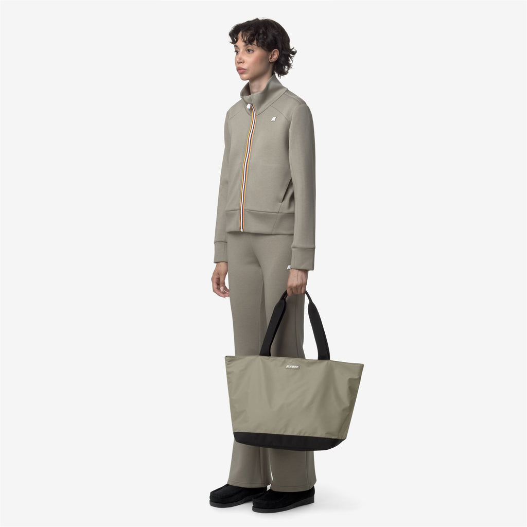 Bags_UNISEX_CLERE_Tote Bag_Green Oak - Commercial 6