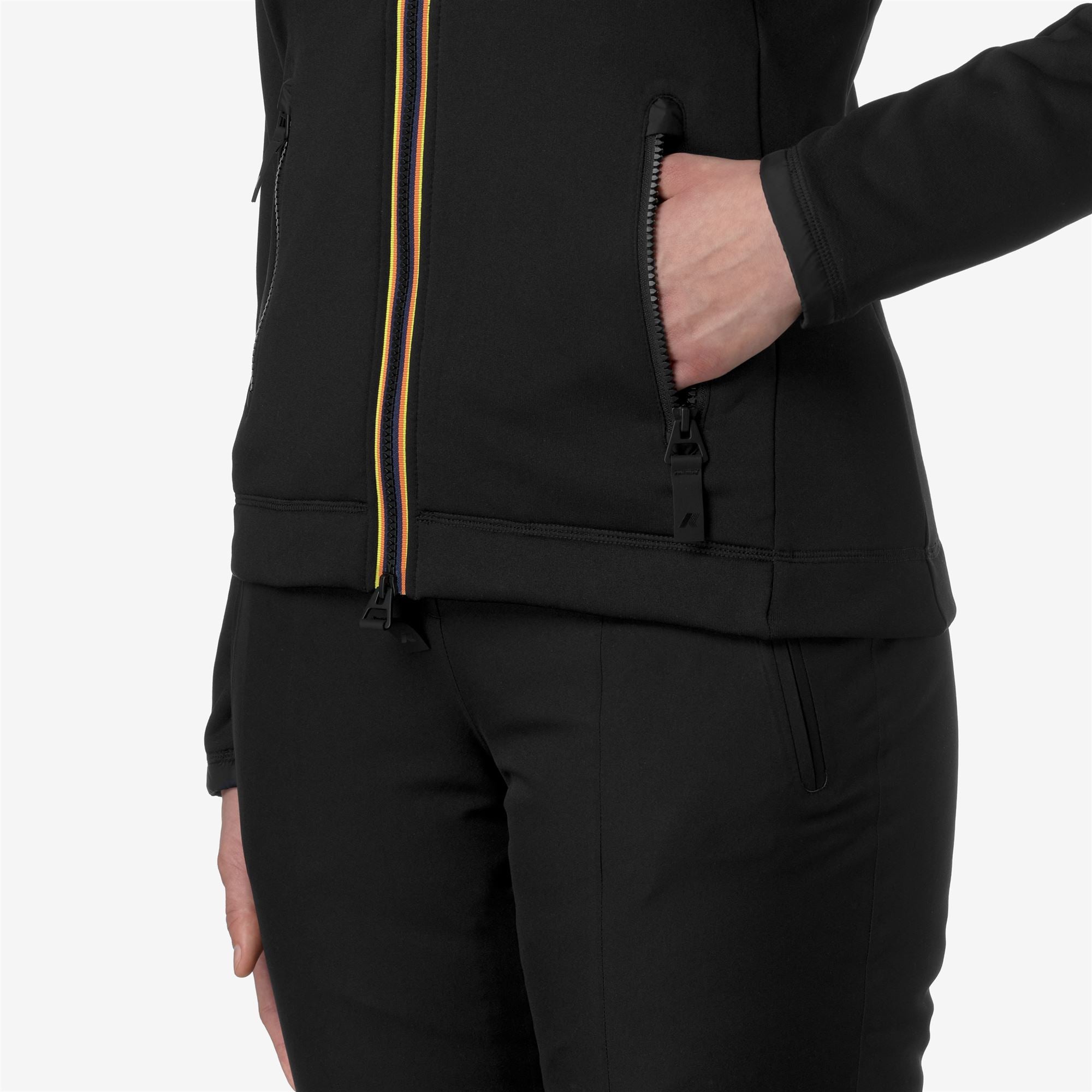 Fleece_WOMAN_MARNAZ_Jacket_Black Pure - Commercial 7