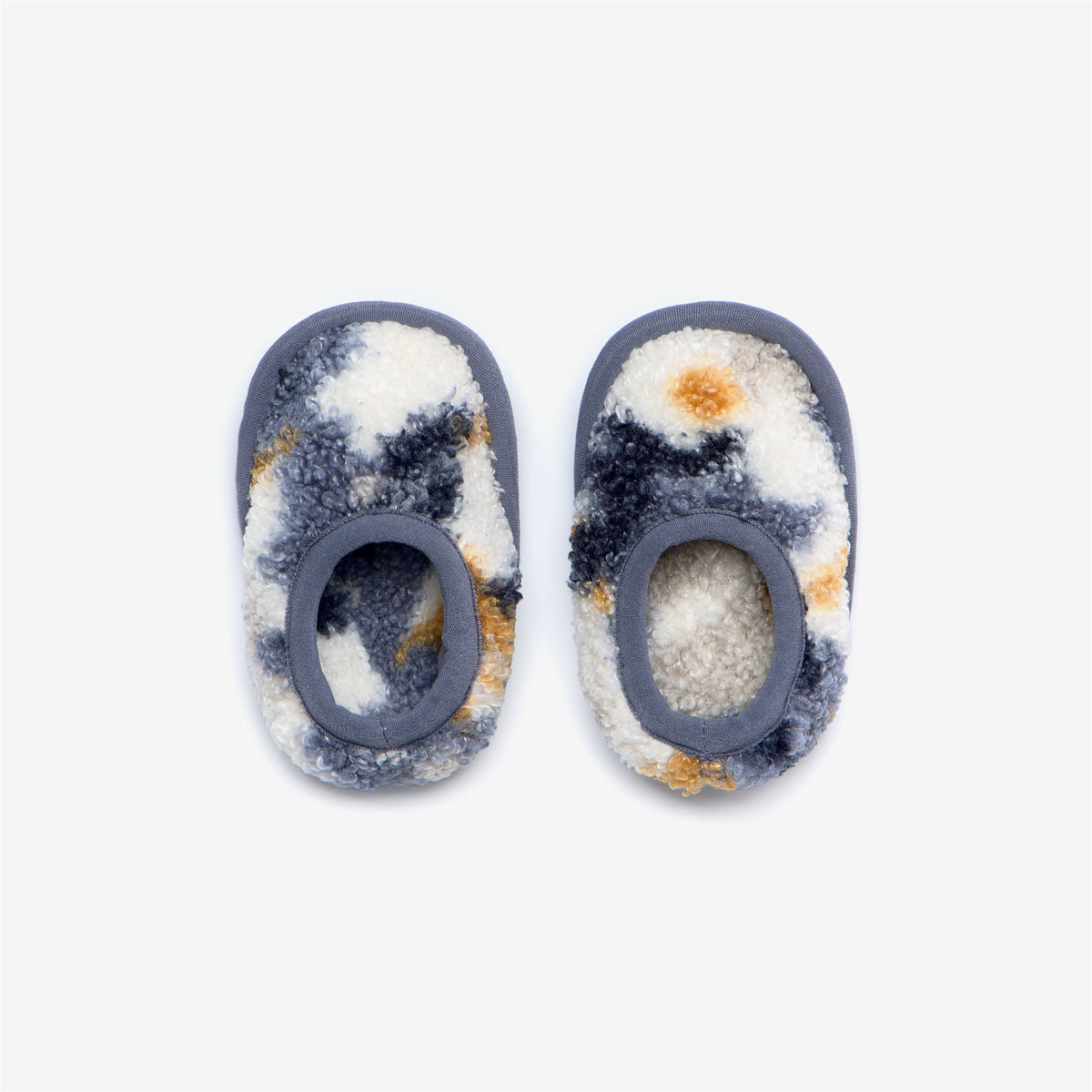 Sets_KID UNISEX_E. GIFT SET POLAR GRAPHIC_Blanket / Hat / Shoes_AVIO-CAMO BOY AVIO - Commercial 4