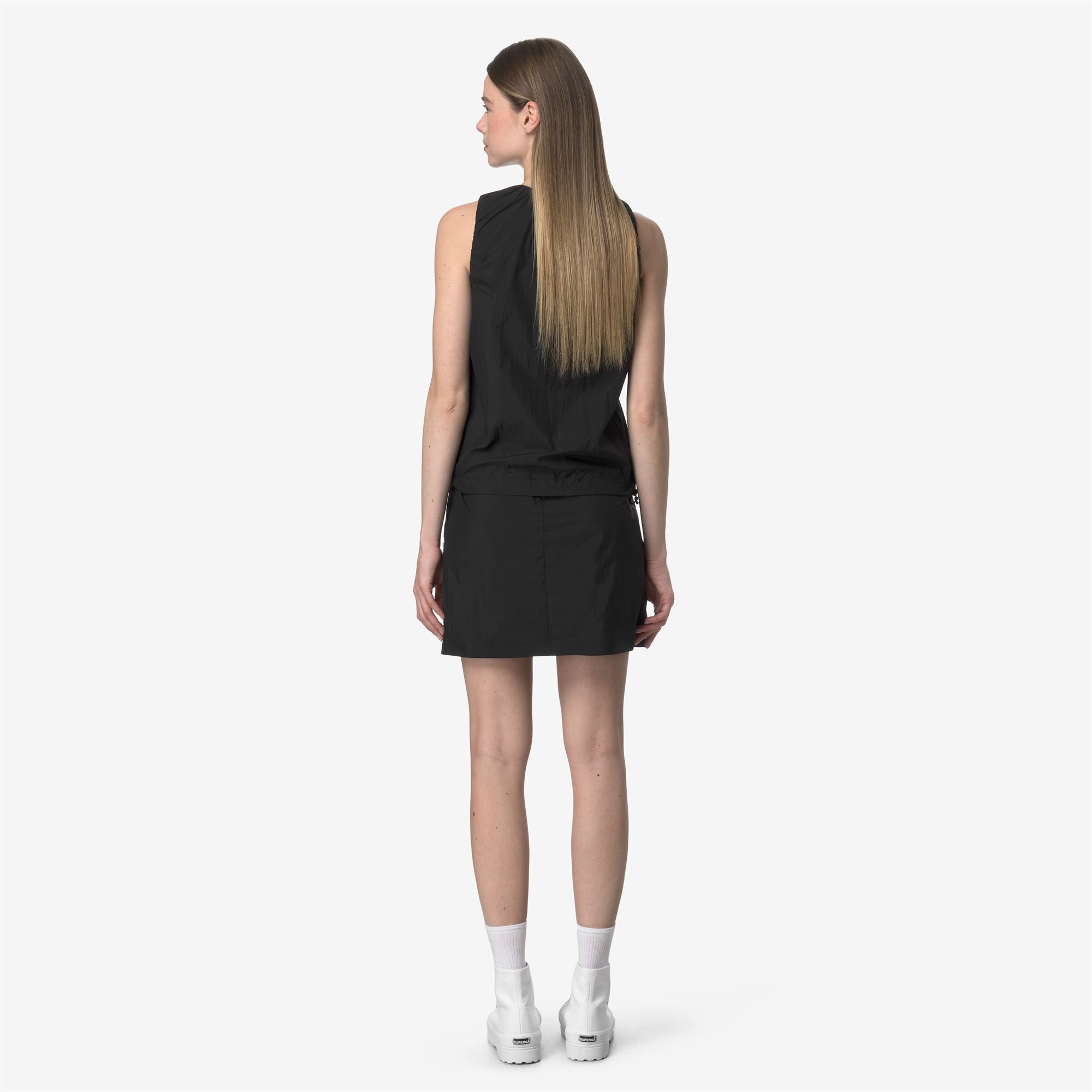 Skirts_WOMAN_LIZE_Short_Black Pure - Commercial 6