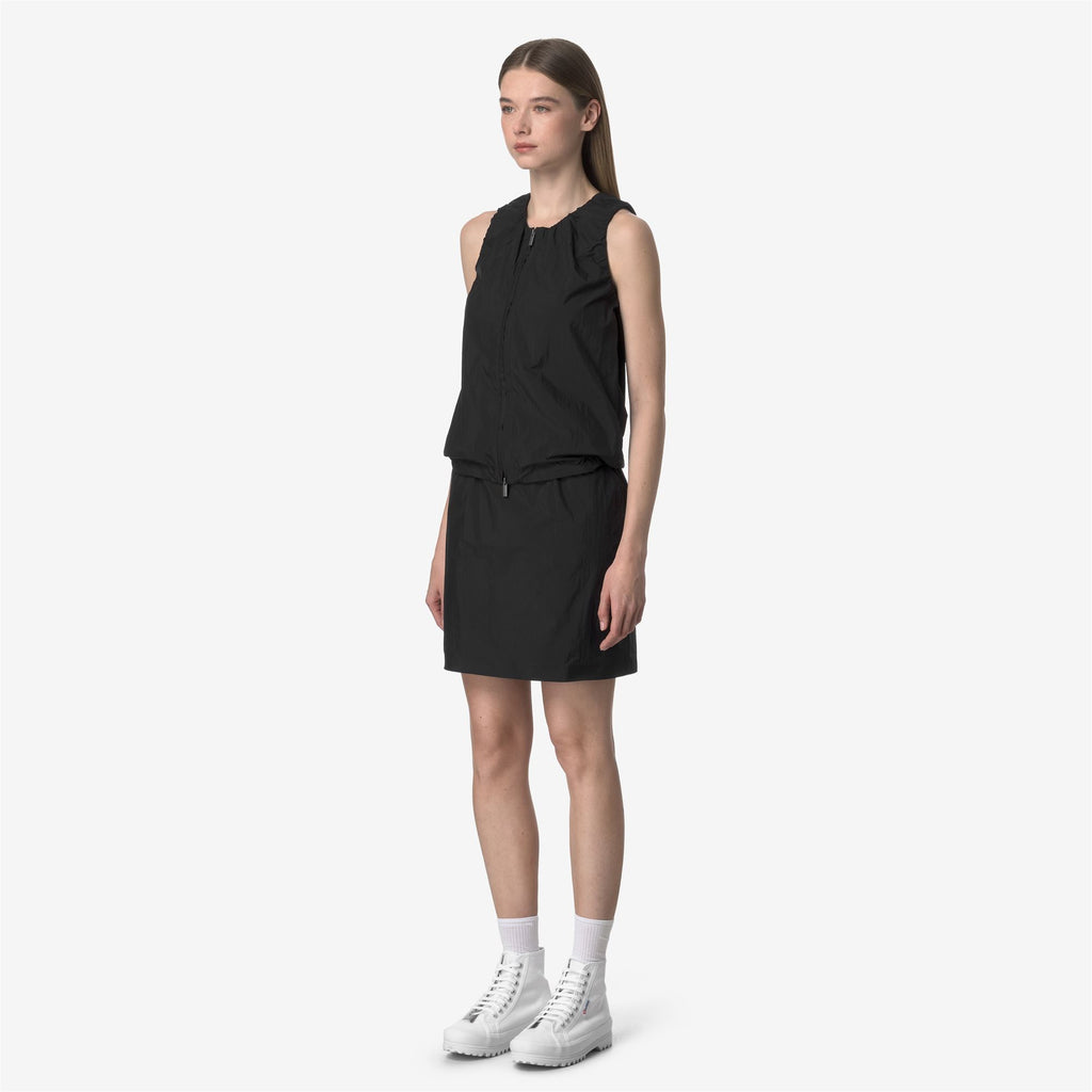 Skirts_WOMAN_LIZE_Short_Black Pure - Commercial 5