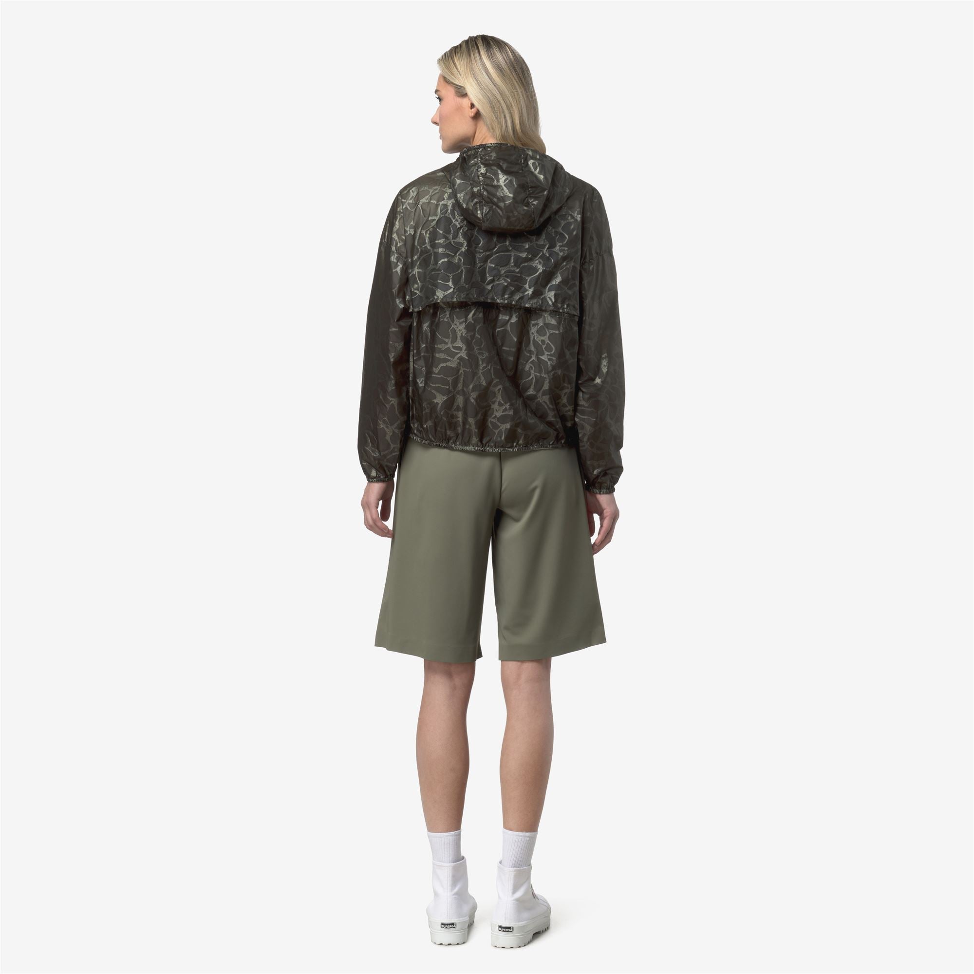 Jackets_Woman_LAURETTE SUPER LIGHT LAMI DOUBLE_Short_Green Lichen - BEIGE LT - Commercial 6