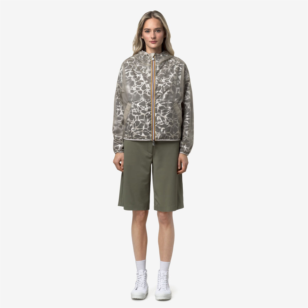 Jackets_Woman_LAURETTE SUPER LIGHT LAMI DOUBLE_Short_Green Lichen - BEIGE LT - Commercial 7