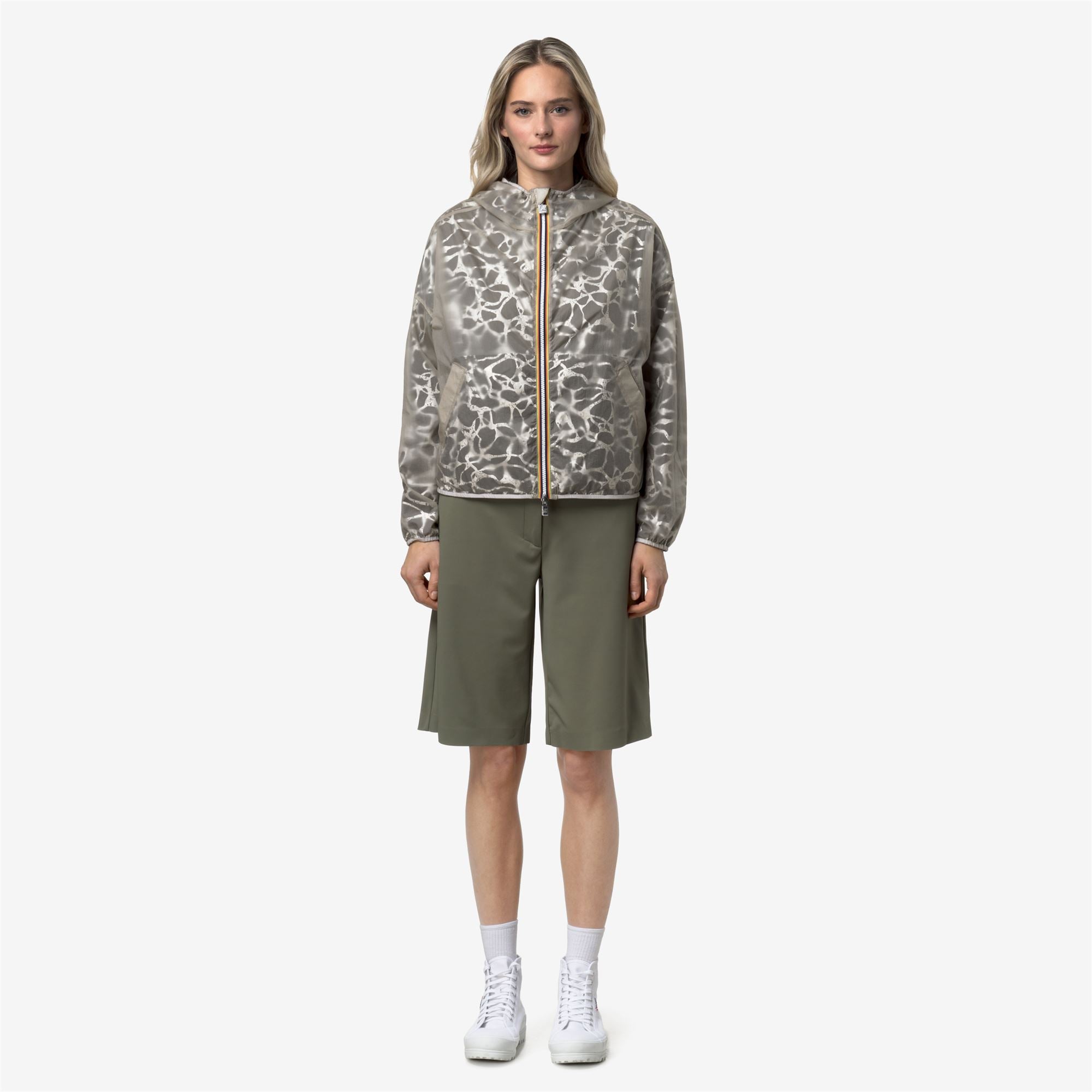 Jackets_Woman_LAURETTE SUPER LIGHT LAMI DOUBLE_Short_Green Lichen - BEIGE LT - Commercial 7