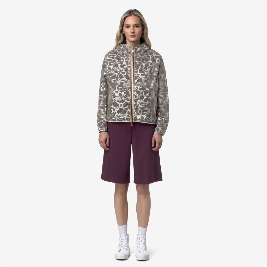 Jackets_Woman_LAURETTE SUPER LIGHT LAMI DOUBLE_Short_Violet-Beige Laminated - Commercial 7