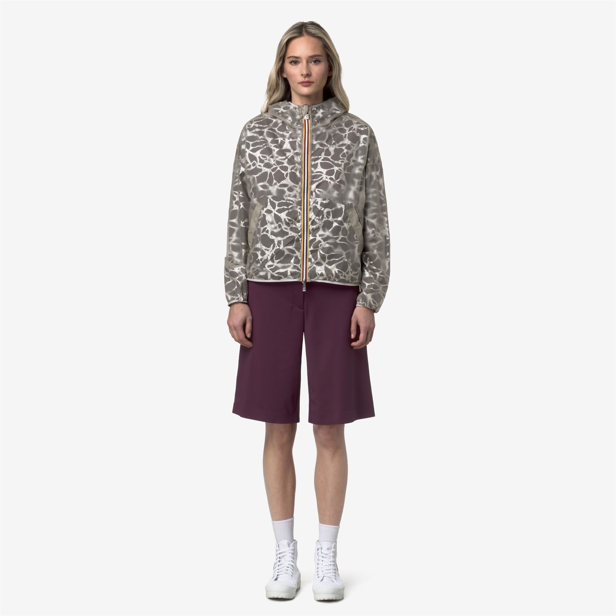 Jackets_Woman_LAURETTE SUPER LIGHT LAMI DOUBLE_Short_Violet-Beige Laminated - Commercial 7