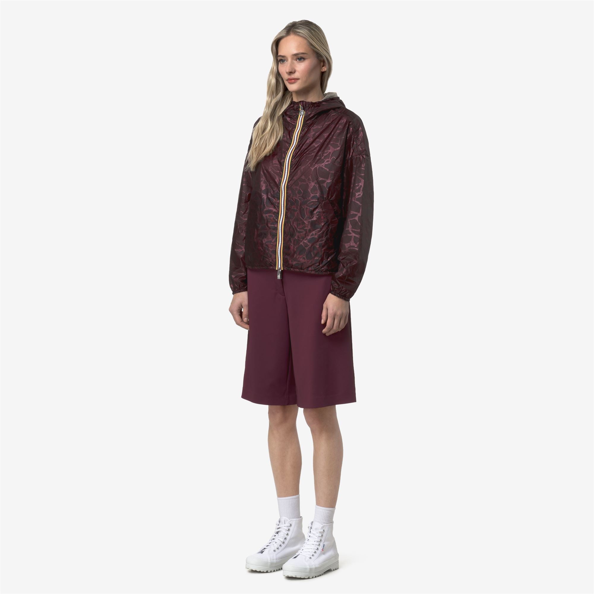 Jackets_Woman_LAURETTE SUPER LIGHT LAMI DOUBLE_Short_Violet-Beige Laminated - Commercial 5