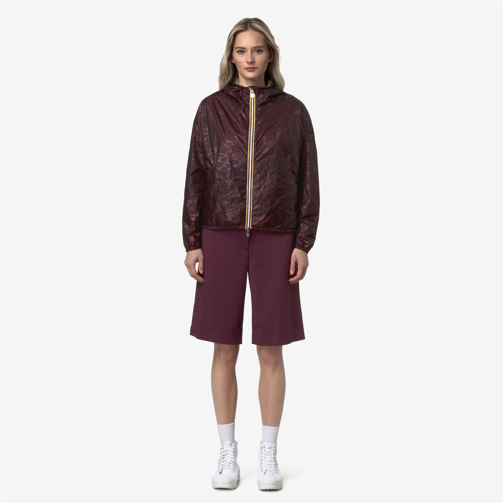 Jackets_Woman_LAURETTE SUPER LIGHT LAMI DOUBLE_Short_Violet-Beige Laminated - Commercial 4