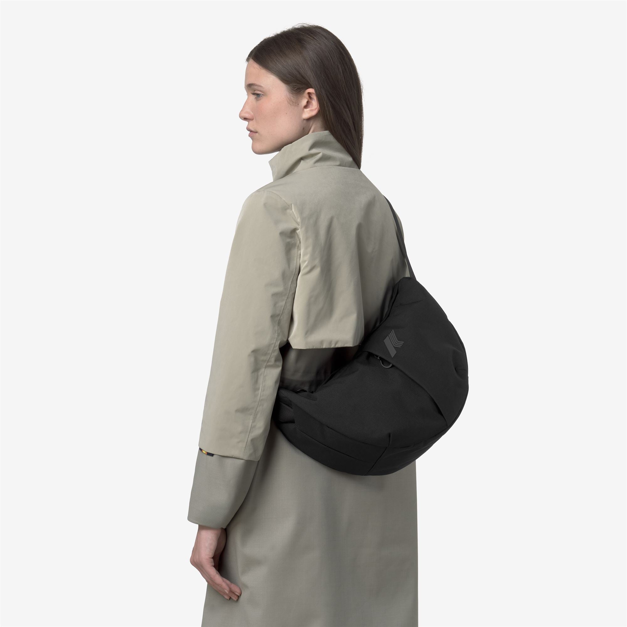 Bags_WOMAN_CONELIE_Shoulder Bag_Black Pure - Commercial 5