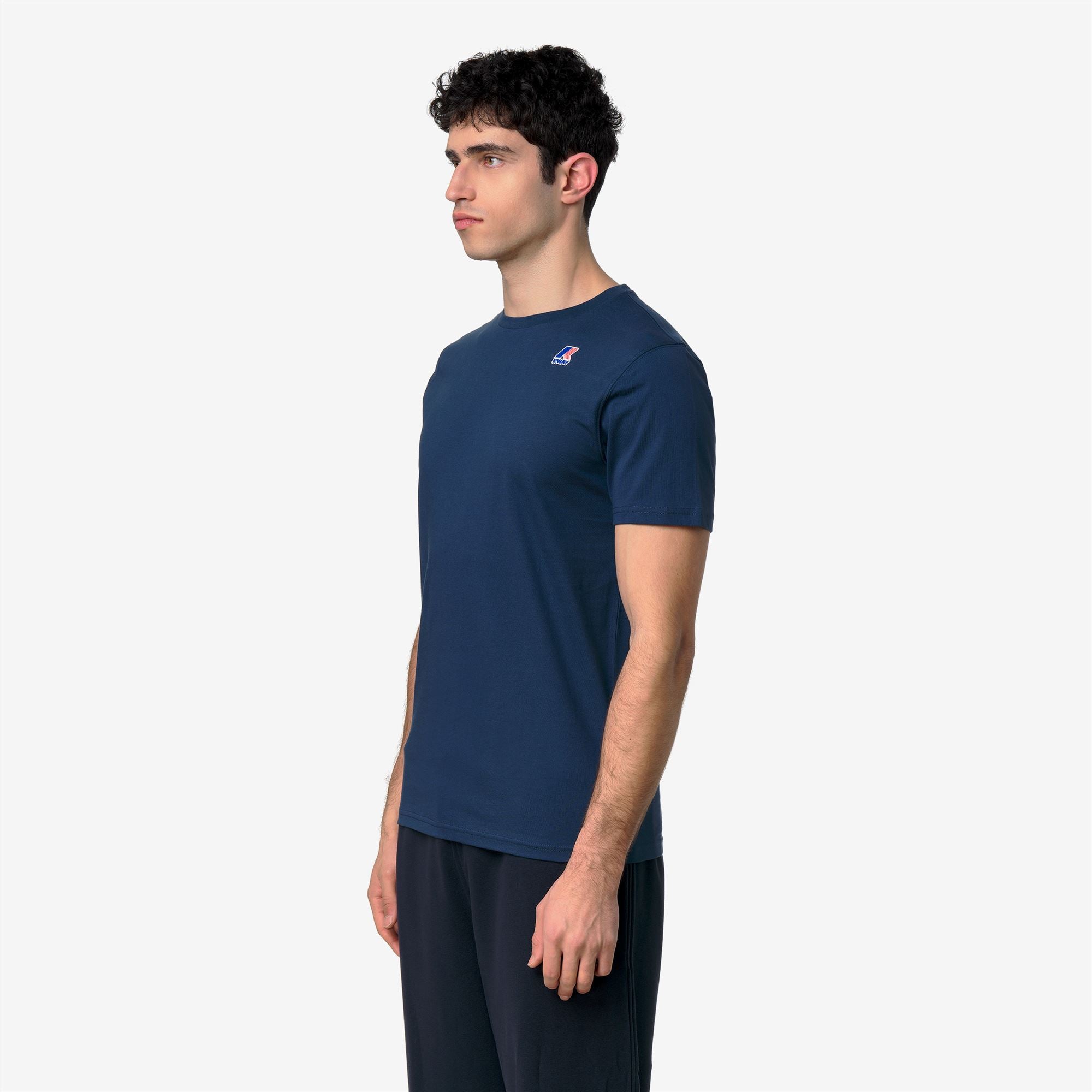 T-Shirts & Top_UNISEX_LEONIDE_T-Shirt_Blue Insignia - Commercial 5
