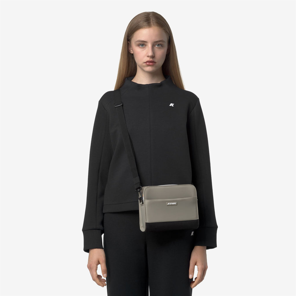 Bags_WOMAN_MARYBELL_Pouch Bag_Green Oak - Commercial 5