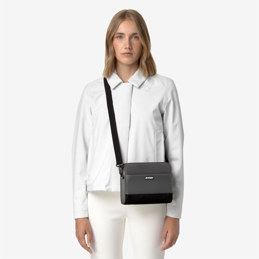 Bags_WOMAN_MARYBELL_Pouch Bag_GREEN BLACKISH - Detail