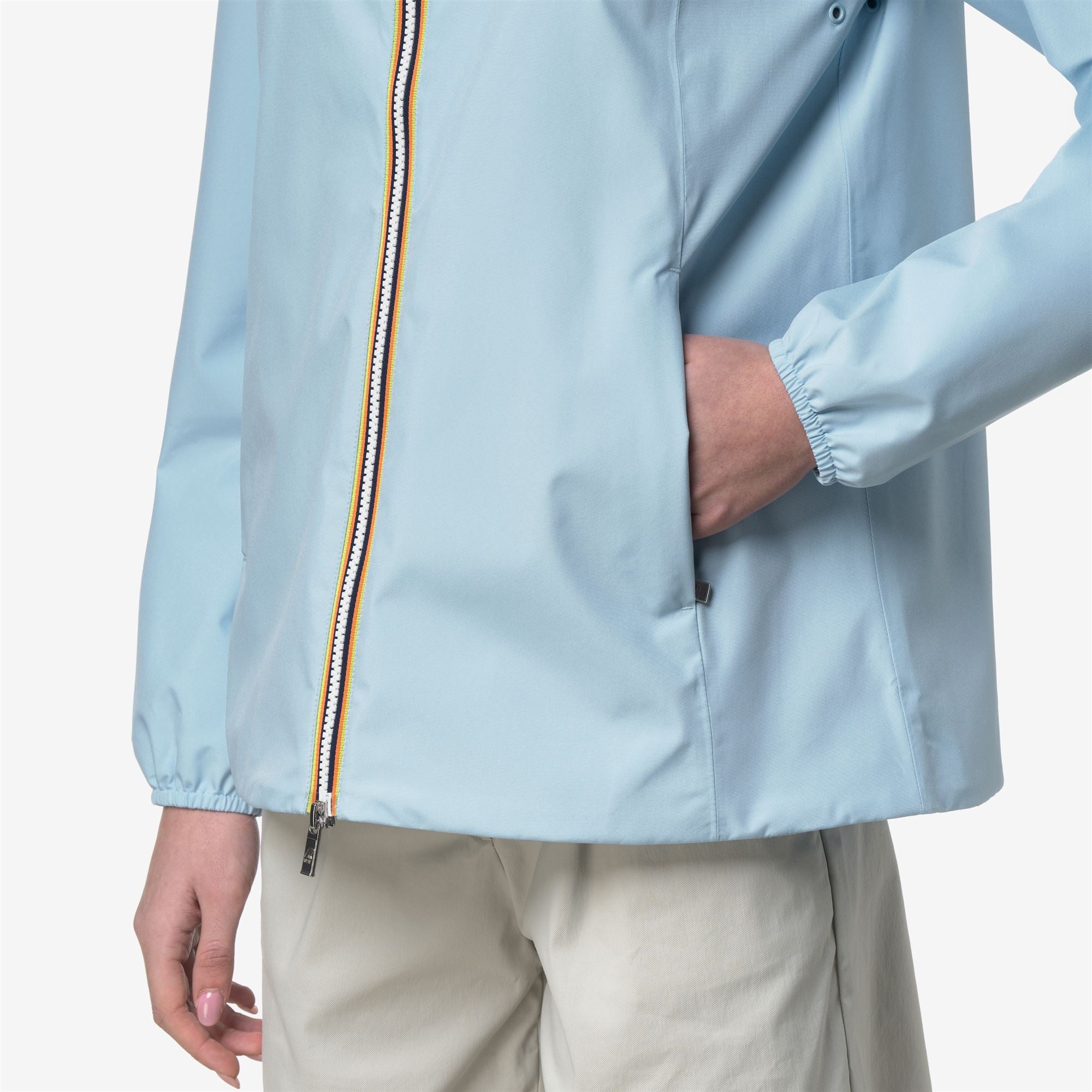 Jackets_Woman_MARGUERITE STRETCH POLY JERSEY_Mid_Blue Dream - Commercial 7