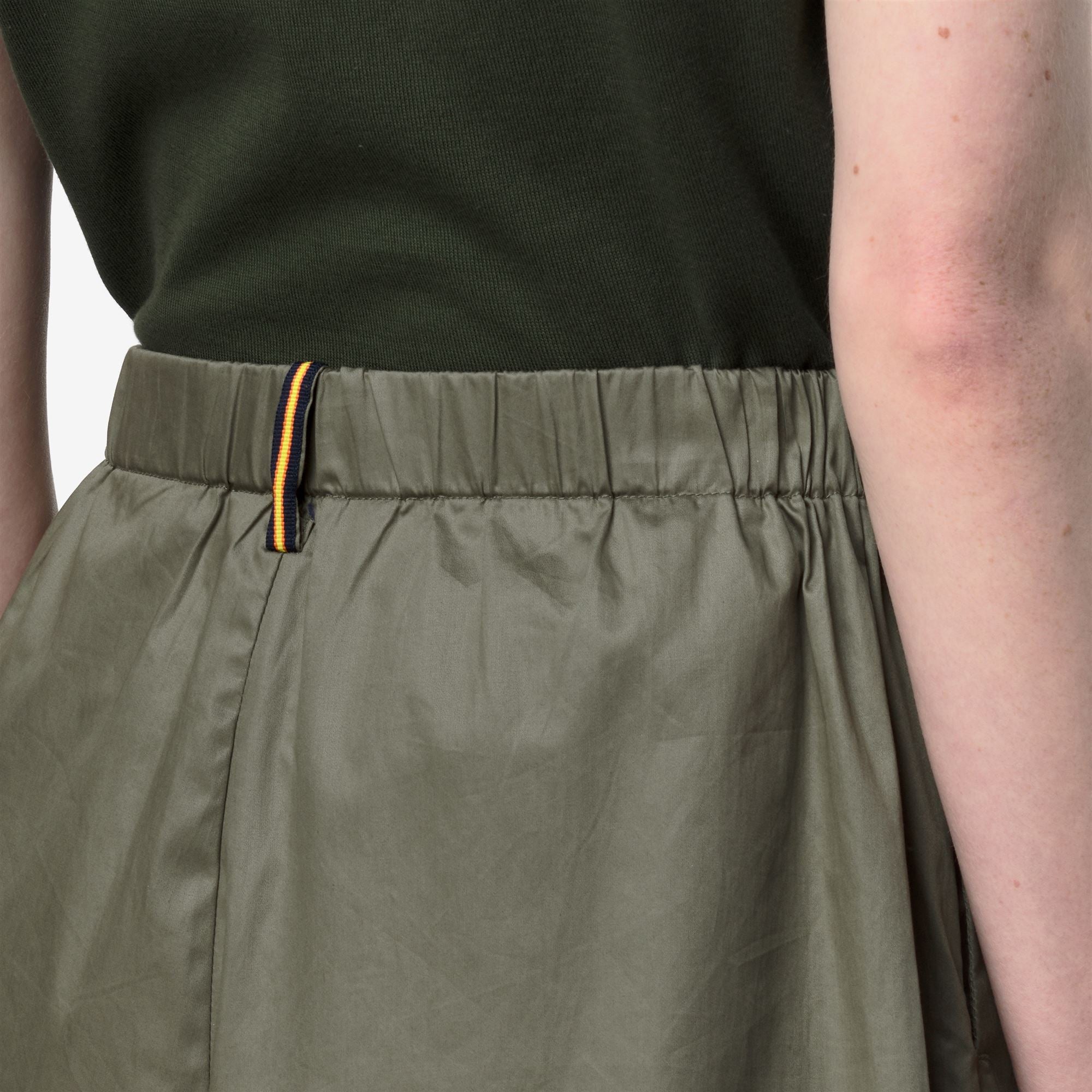 Shorts_Woman_LAMANDIE SHINY COTTON_Sport Shorts_Green Lichen - Commercial 7